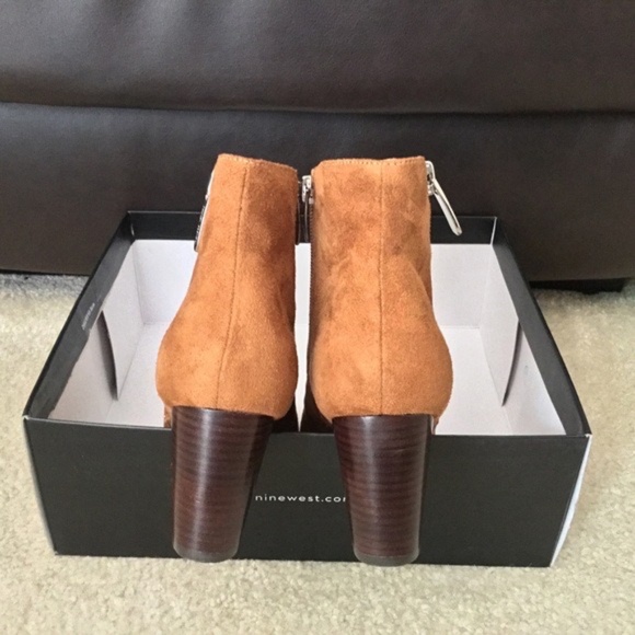 NINE WEST Neva2 Boots Block Heels Faux Suede Size Zipper Medium Brown 10M - Picture 6 of 6